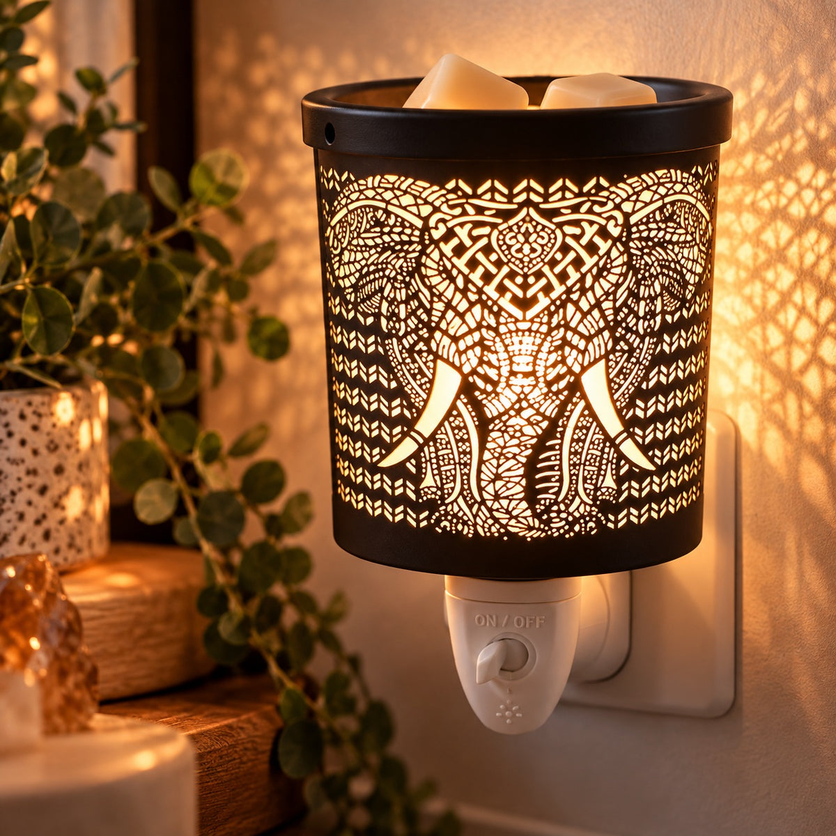 Elephant Pluggable Warmer | Black