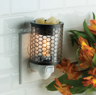 Chicken Wire Pluggable Electric Warmer